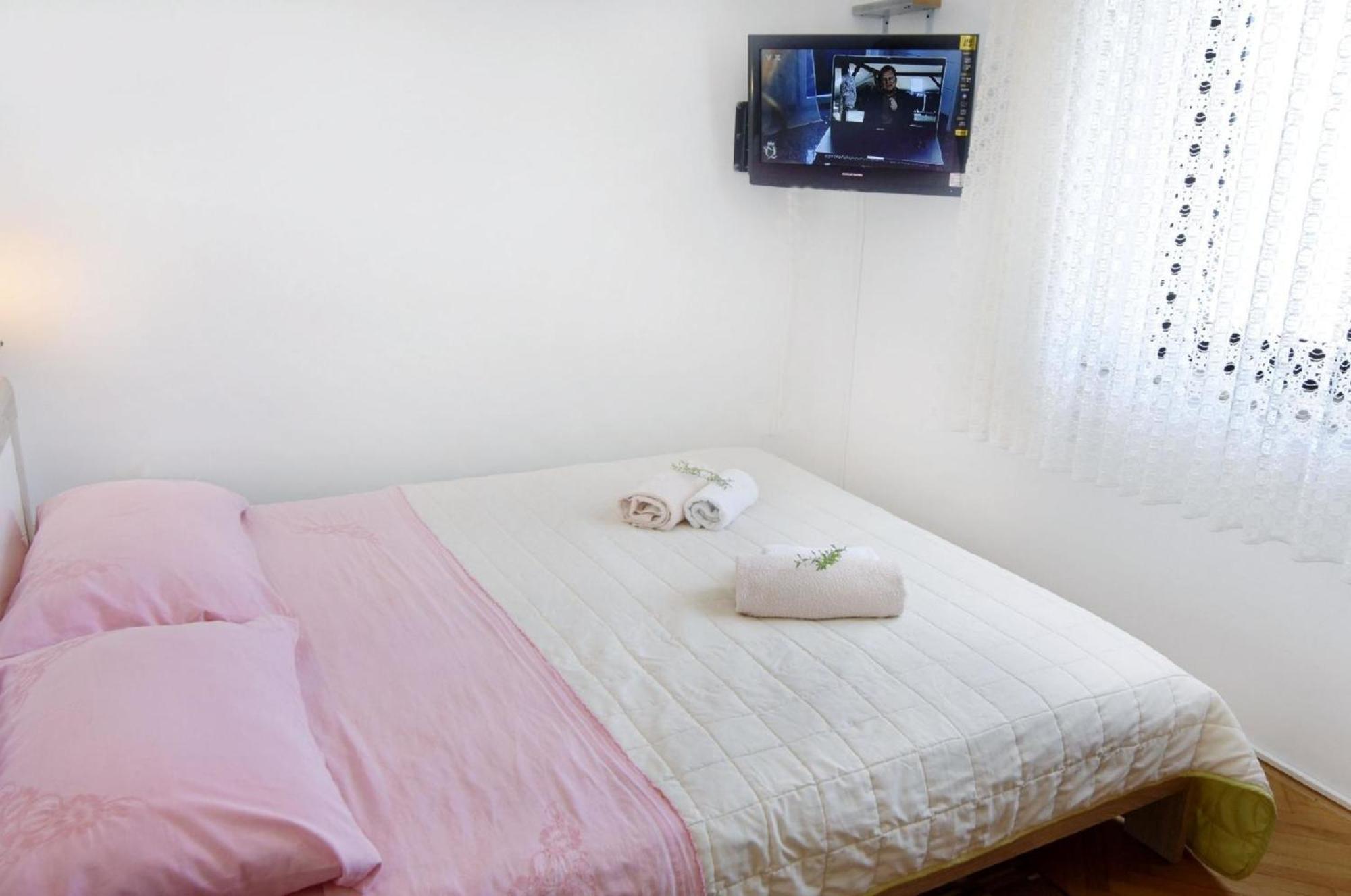 Einfache 2-zimmer-wohnung In Meeresnaehe Umag