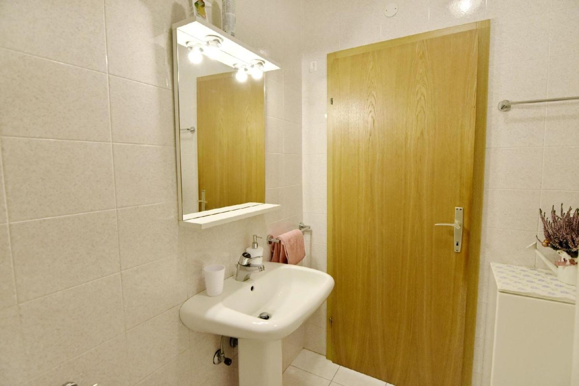 Einfache 2-zimmer-wohnung In Meeresnaehe Apartment