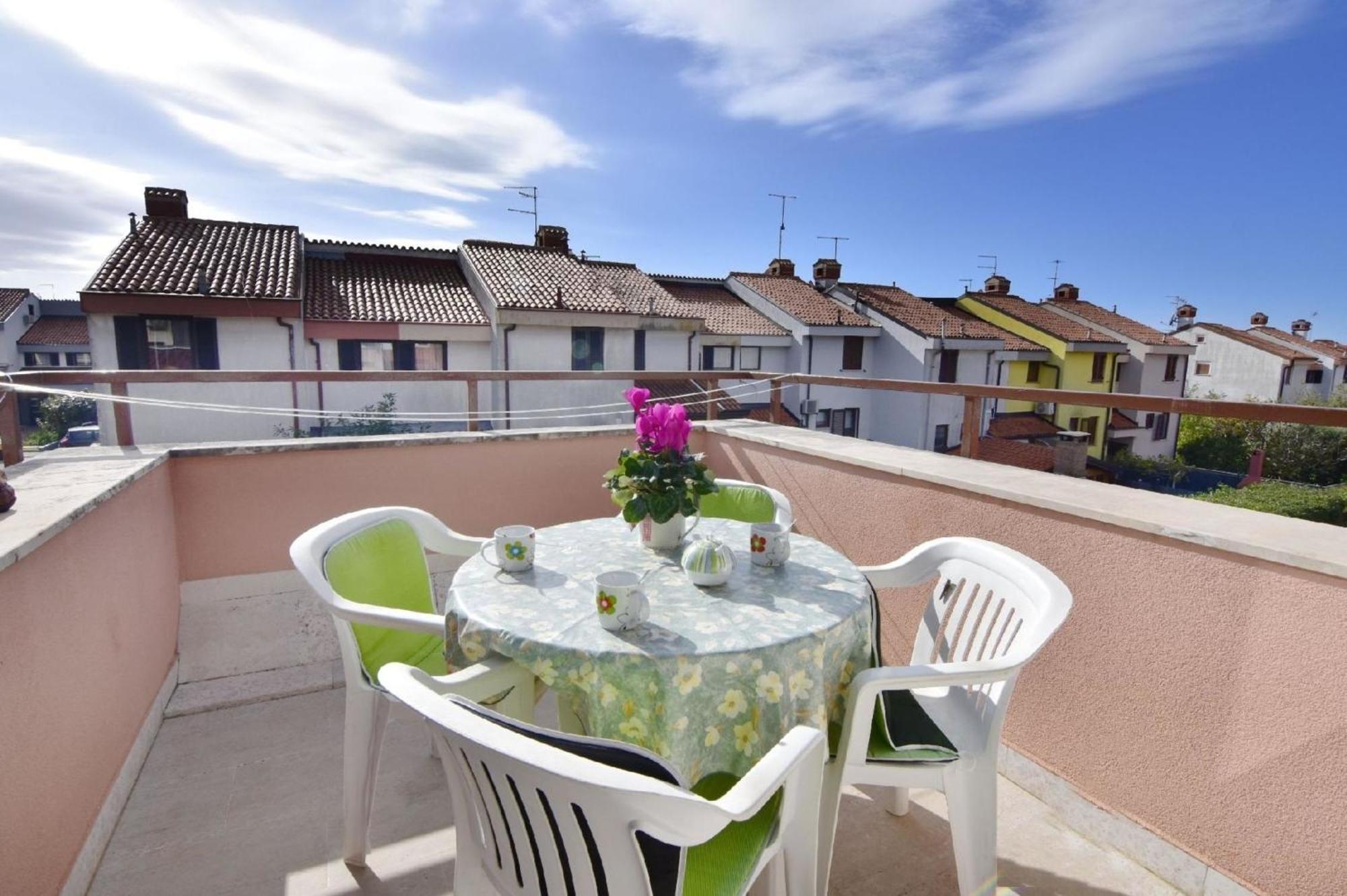 Einfache 2-zimmer-wohnung In Meeresnaehe Umag