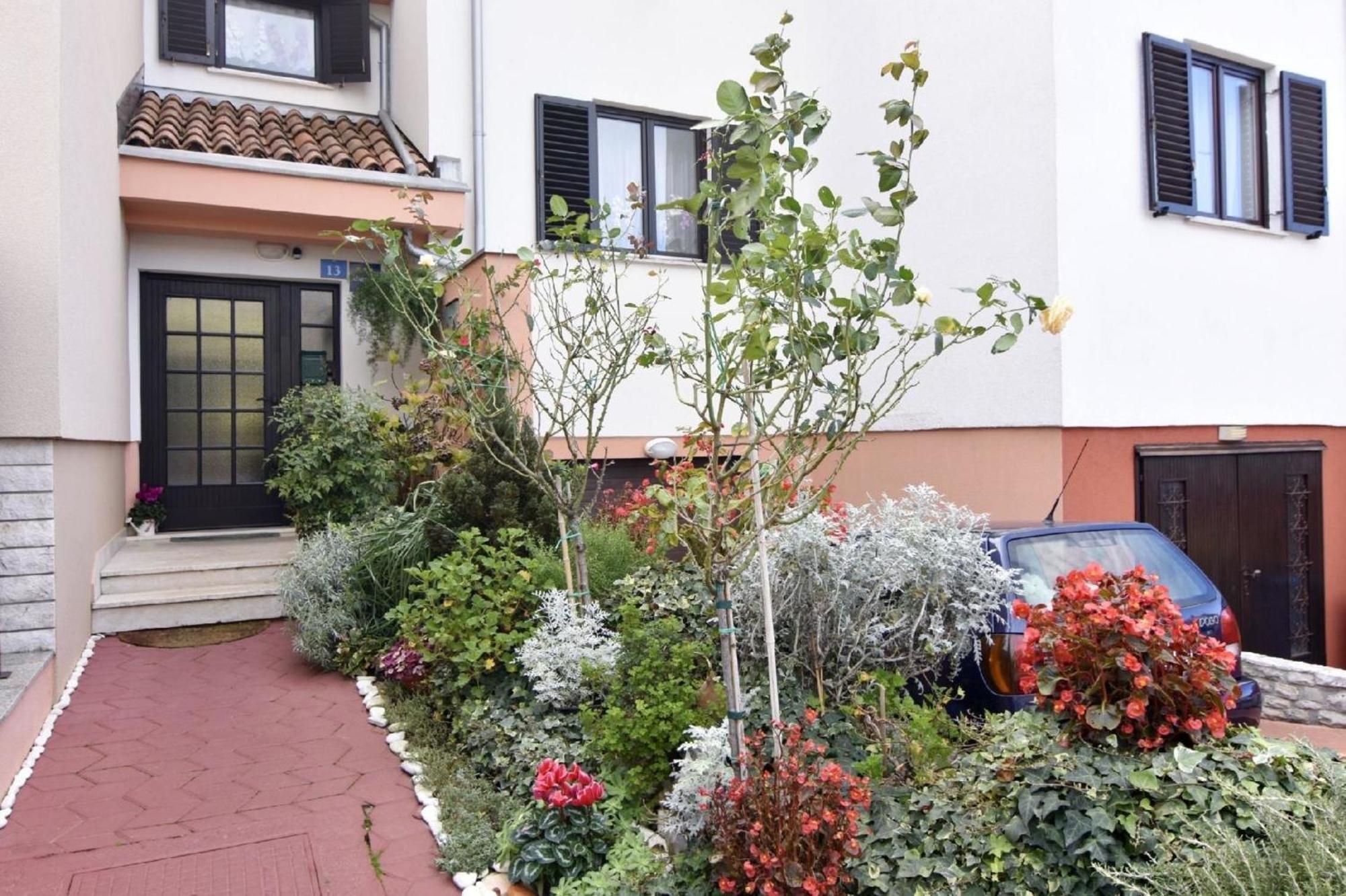 Apartment Einfache 2-zimmer-wohnung In Meeresnaehe *
