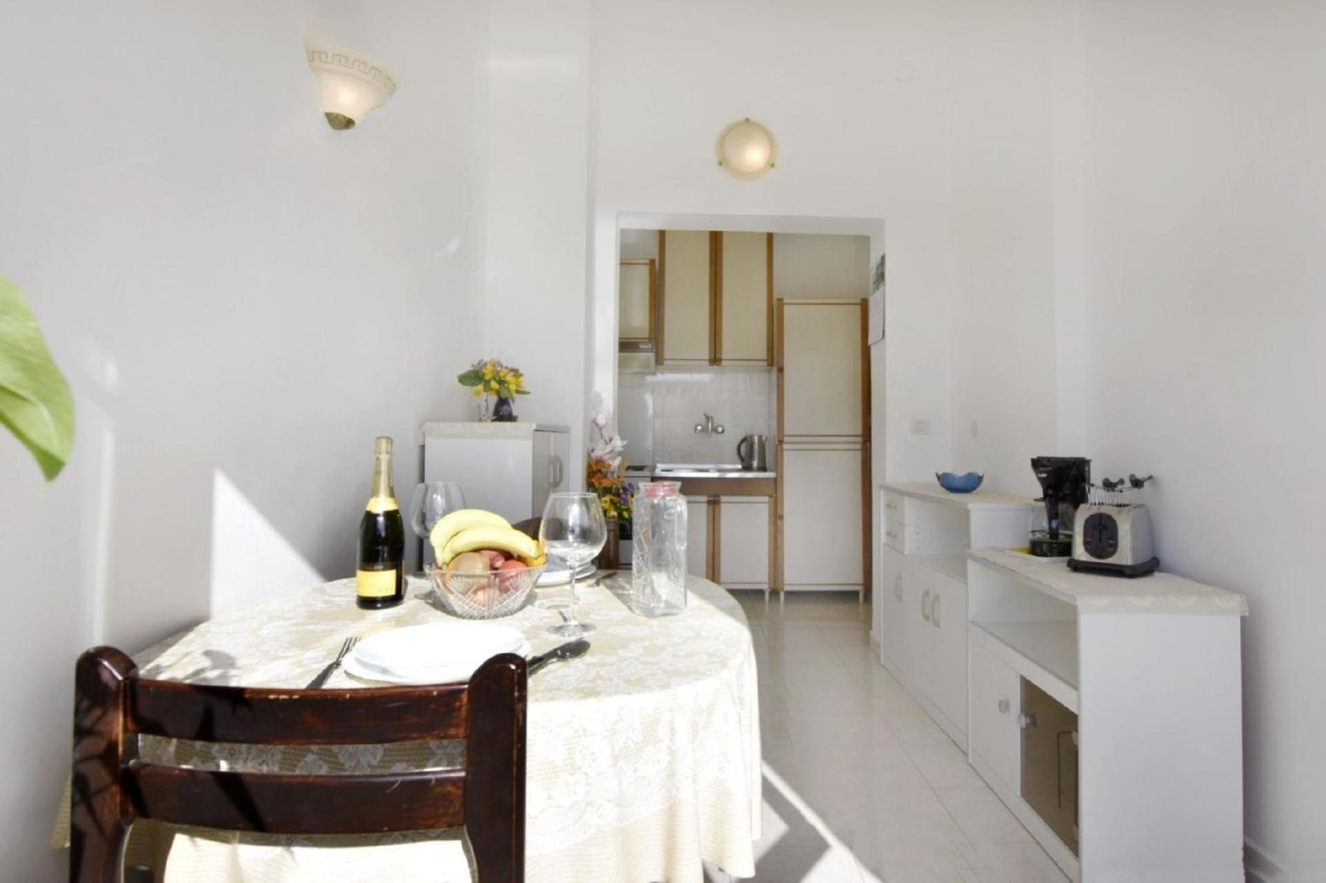 Einfache 2-zimmer-wohnung In Meeresnaehe
