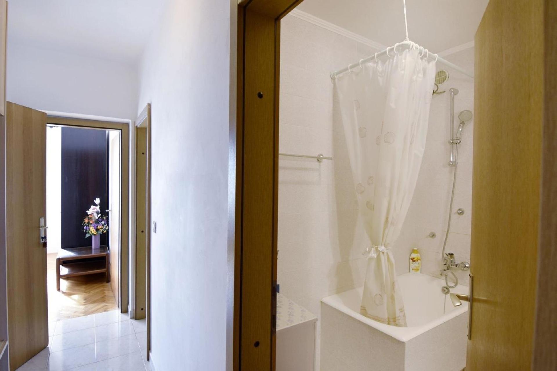 Apartment Einfache 2-zimmer-wohnung In Meeresnaehe Umag