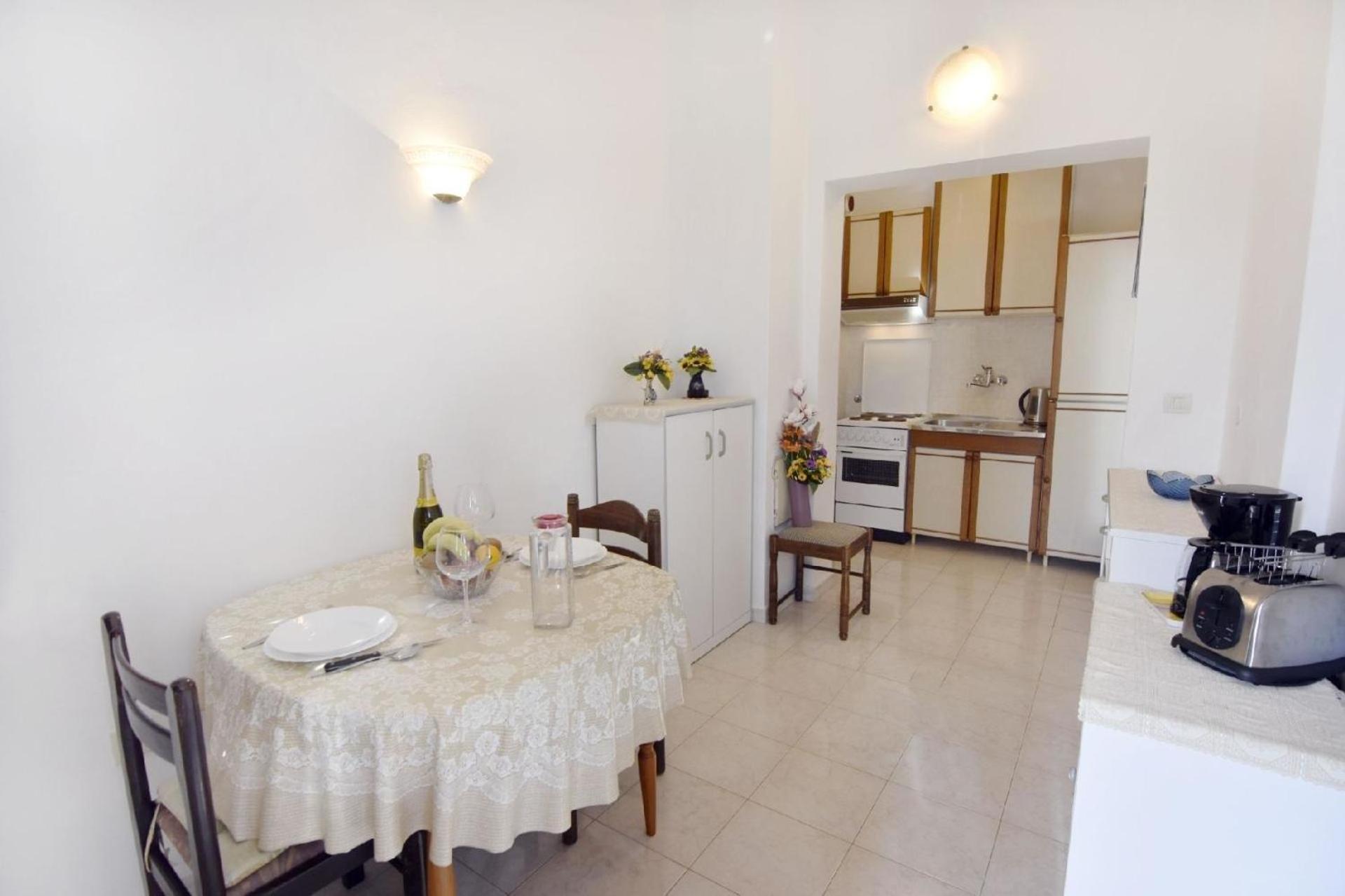 Einfache 2-zimmer-wohnung In Meeresnaehe * Umag